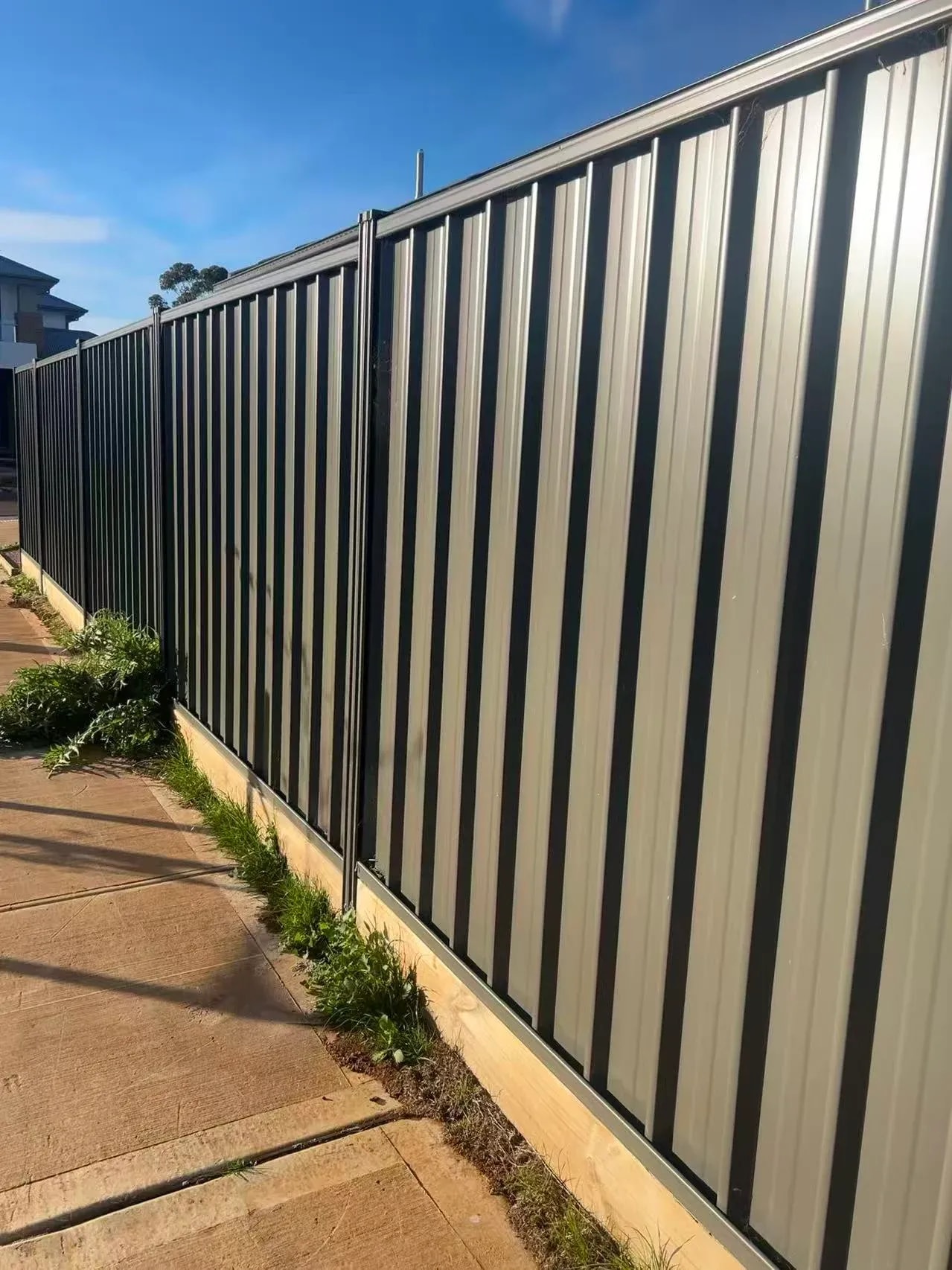 Auhua fencing gates fence concrete installation 02