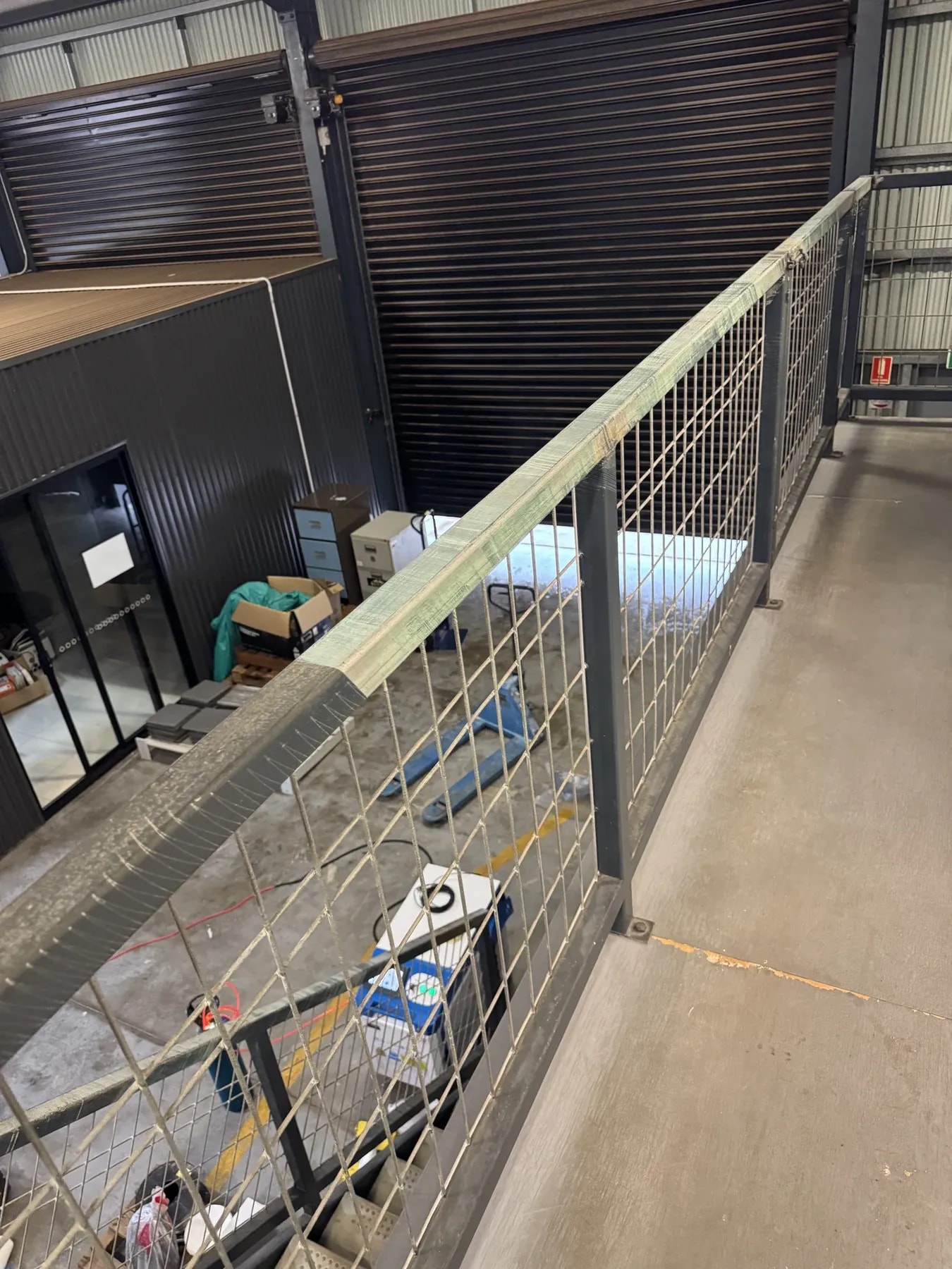 Auhua metal laser engineering indoor railing laser cleaning 07