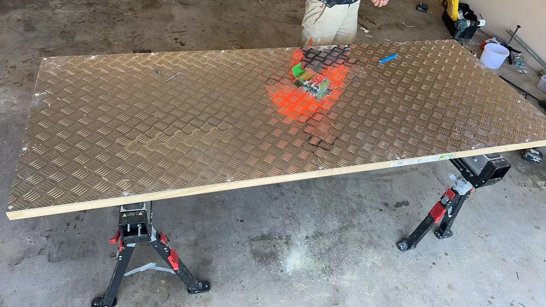 Aluminium door panel installation project