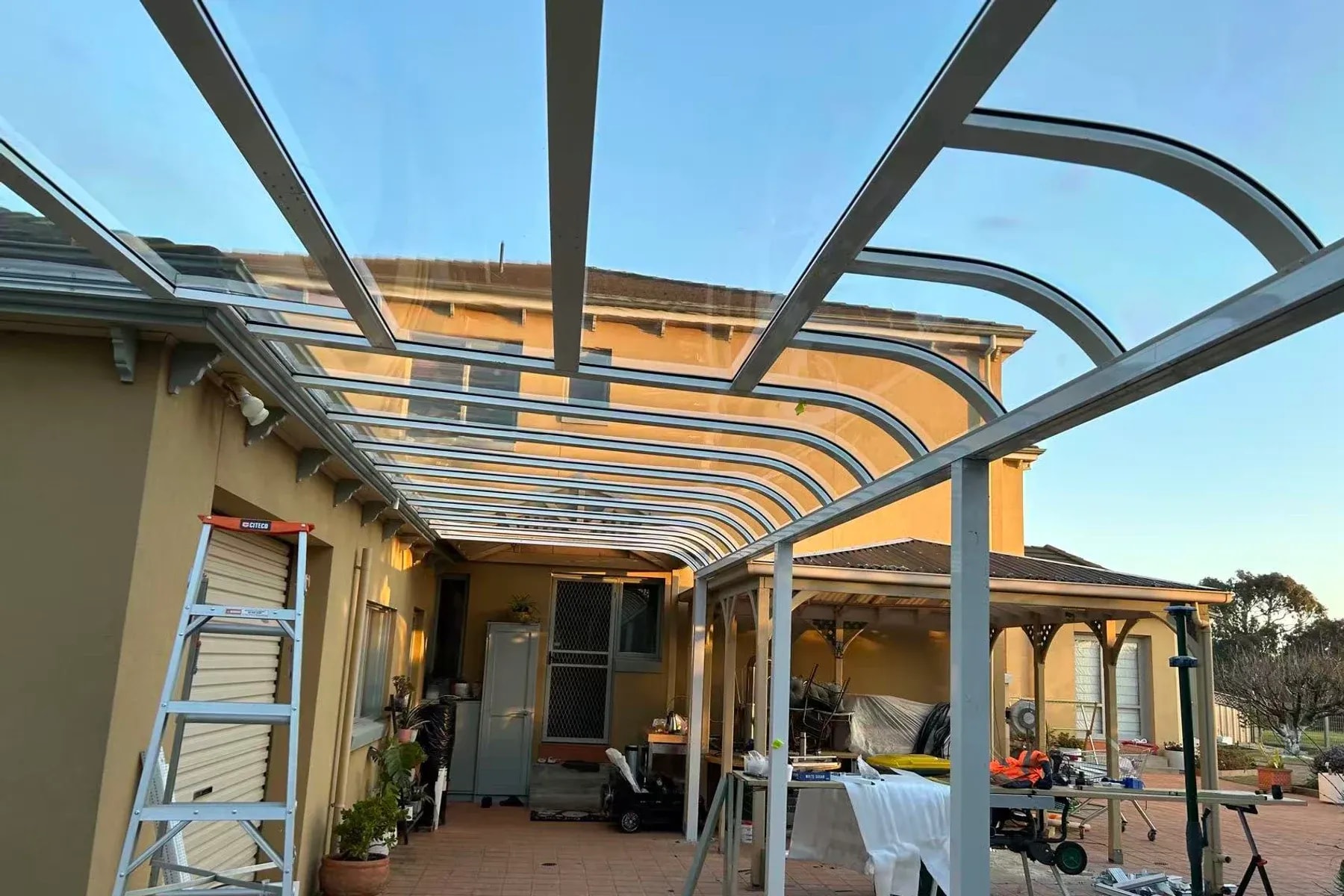 Auhua renovation property improvement aluminium sunroom installation 01