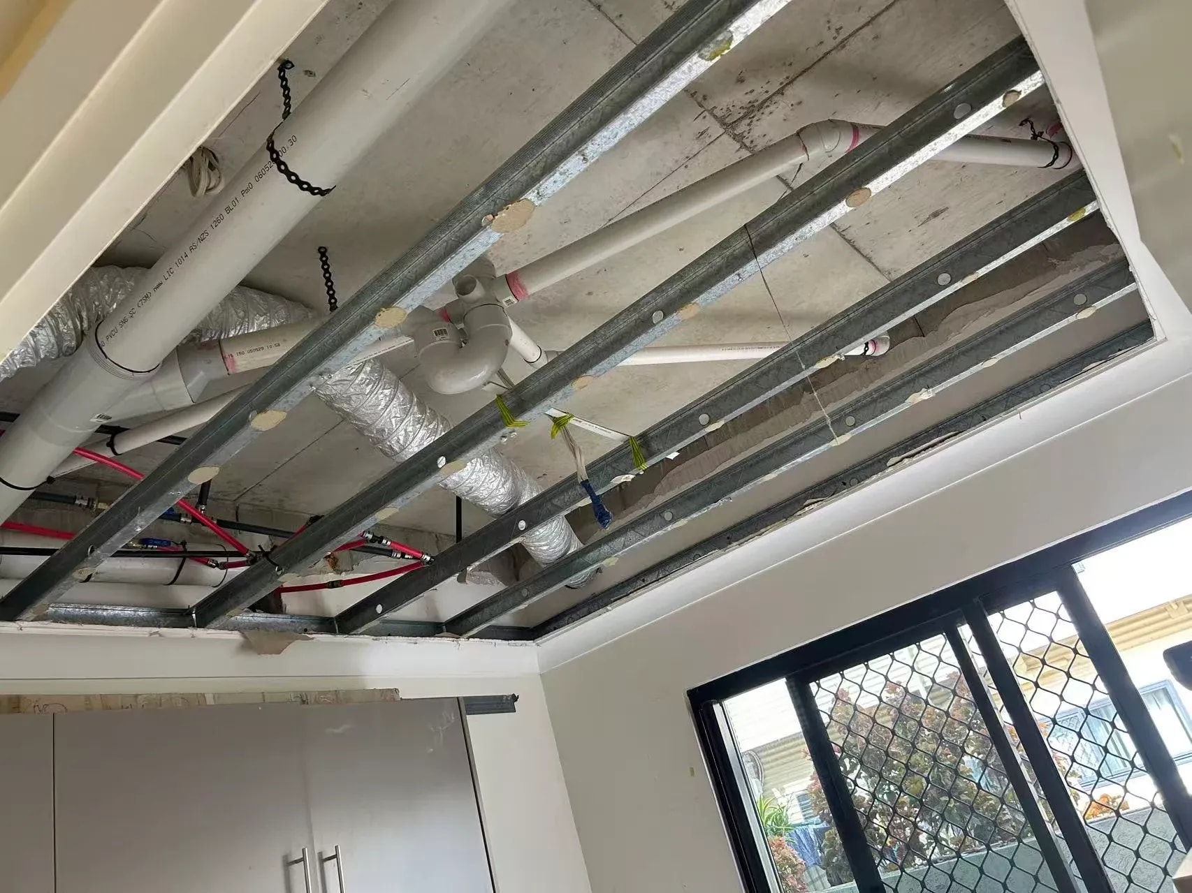 Auhua renovation property improvement palmerston bathroom ceiling 03