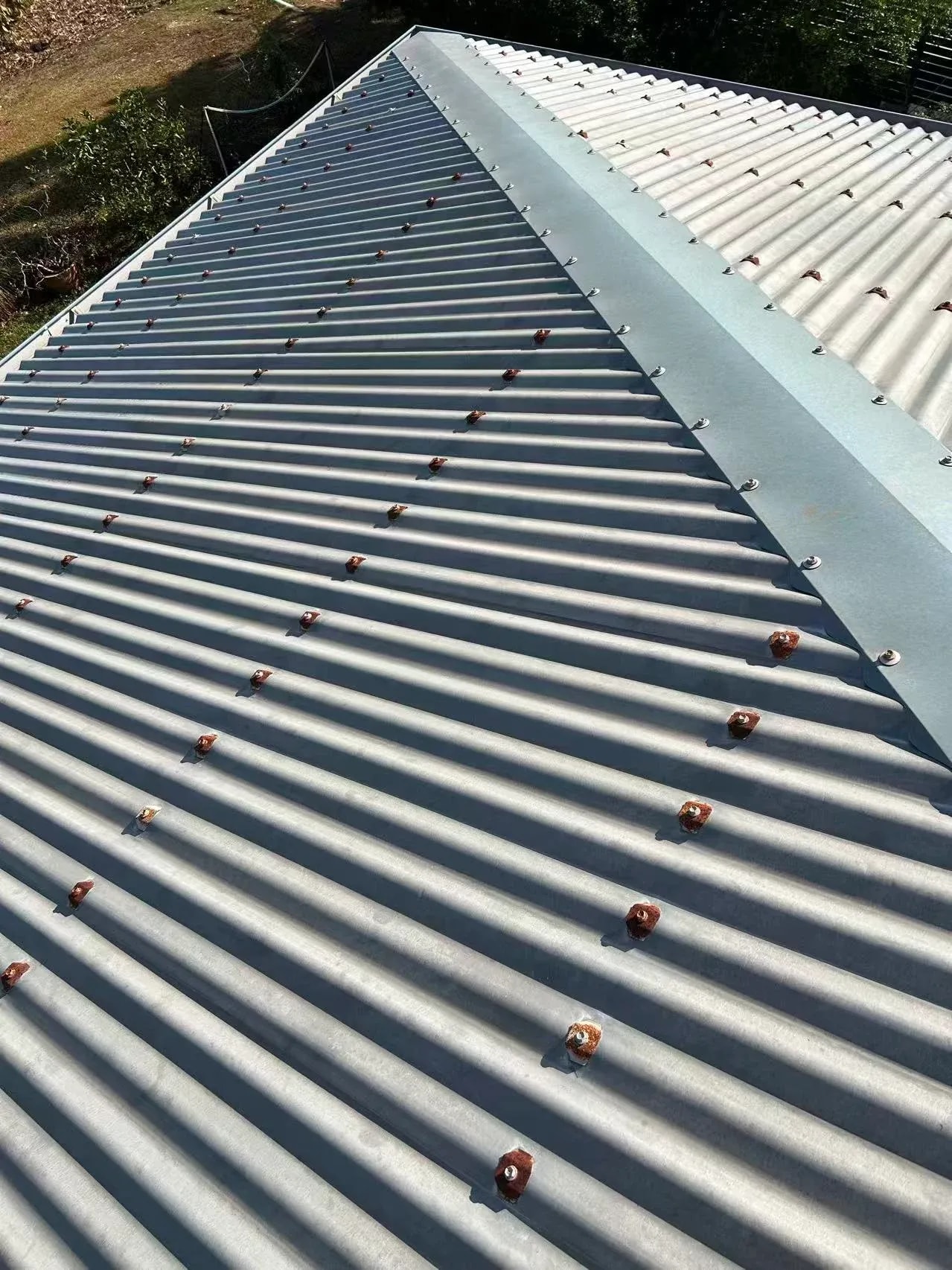 Auhua renovation property improvement roof renewal bolt paint 01