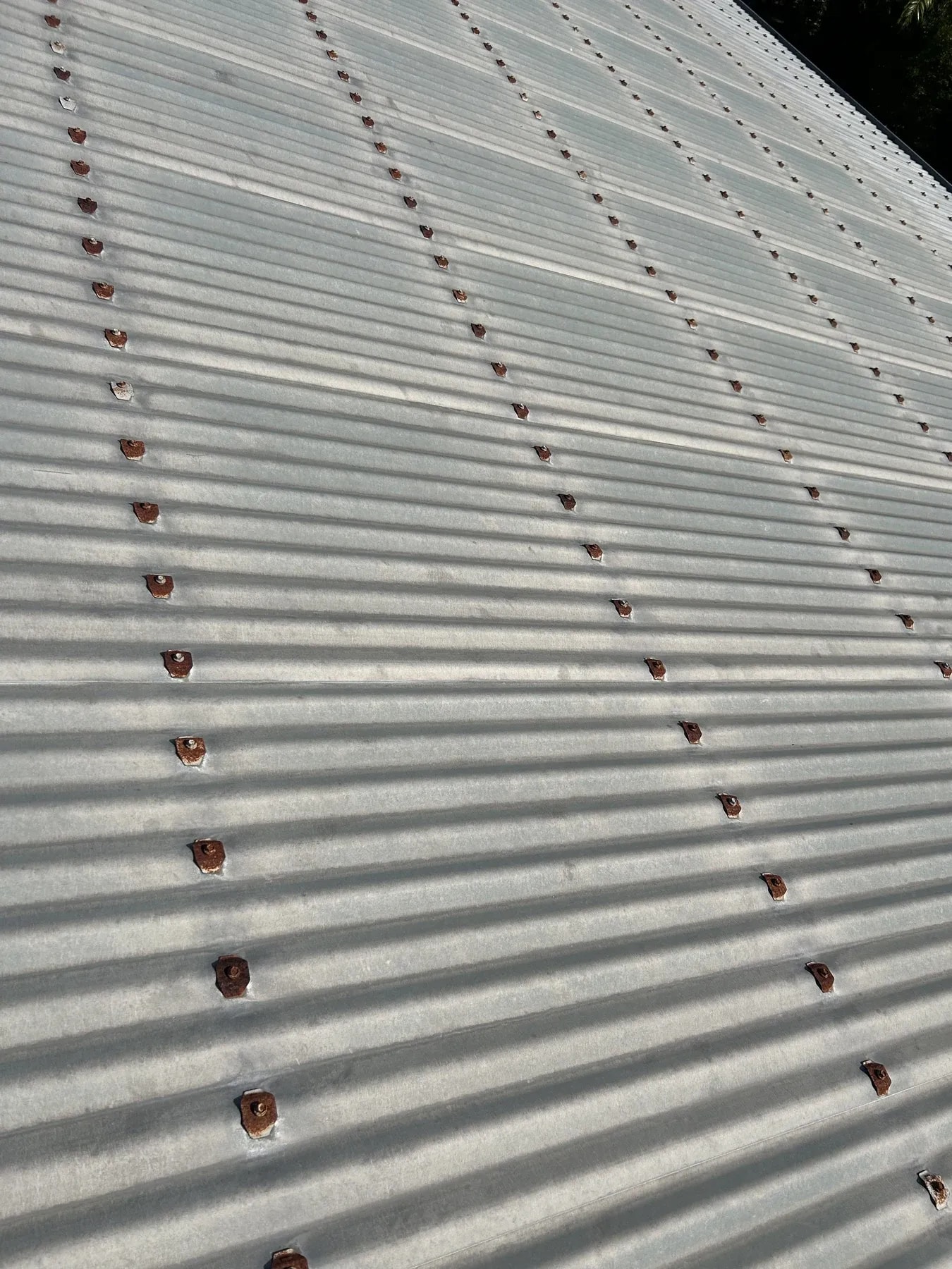 Auhua renovation property improvement roof renewal bolt paint 07